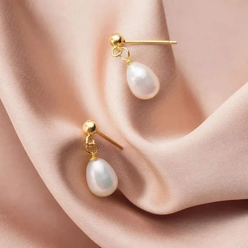 Fine Jewelry: Minimalist 925 Sterling Silver Natural Pearl Drop Pendant Gold-Plated Stud Earrings for Women (gold)