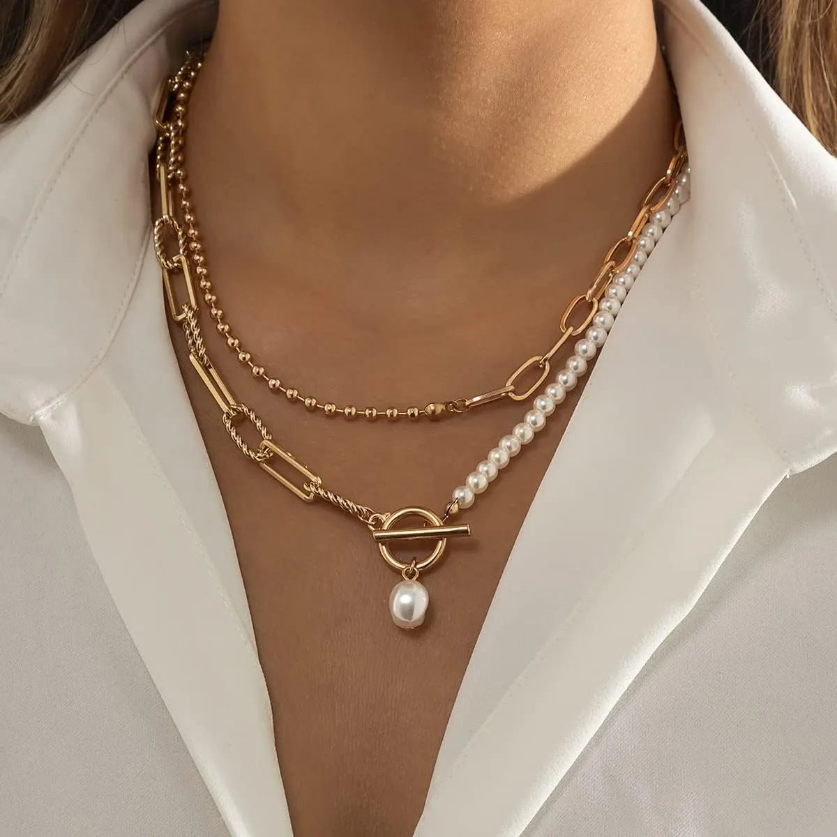 Pearl Layered Choker Necklace Chunky Charm Pearl Beaded Necklaces for Women Gold Chain Stack Pearls Pendant Necklace Boho Gold Coin Jewelry Birthday for Women