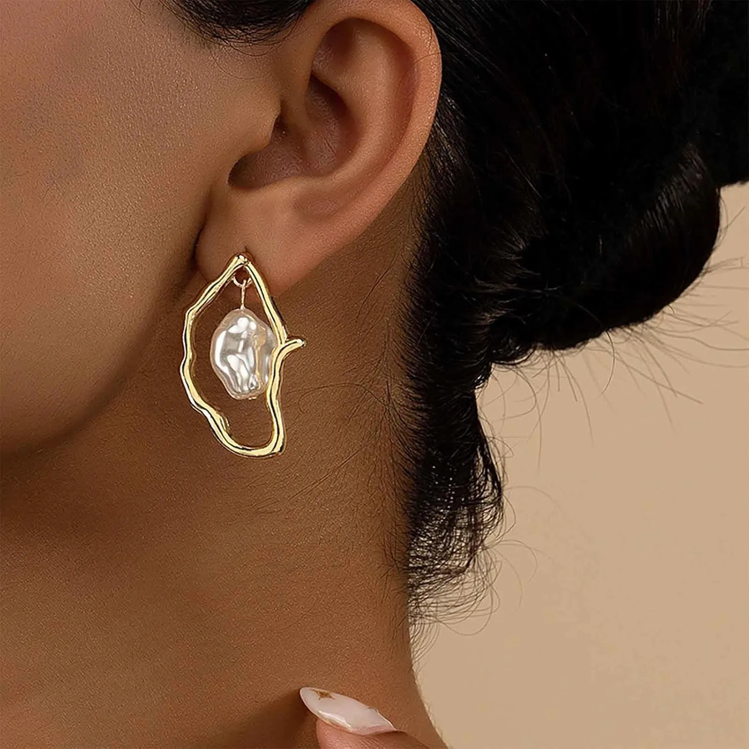 Punk Baroque Pearl Drop Earrings Bridal Pearl Dangle Earring Irregular Gold Hoop Earrings Abstract Metal Earring Irregular Oval Stud Jewelry for Women