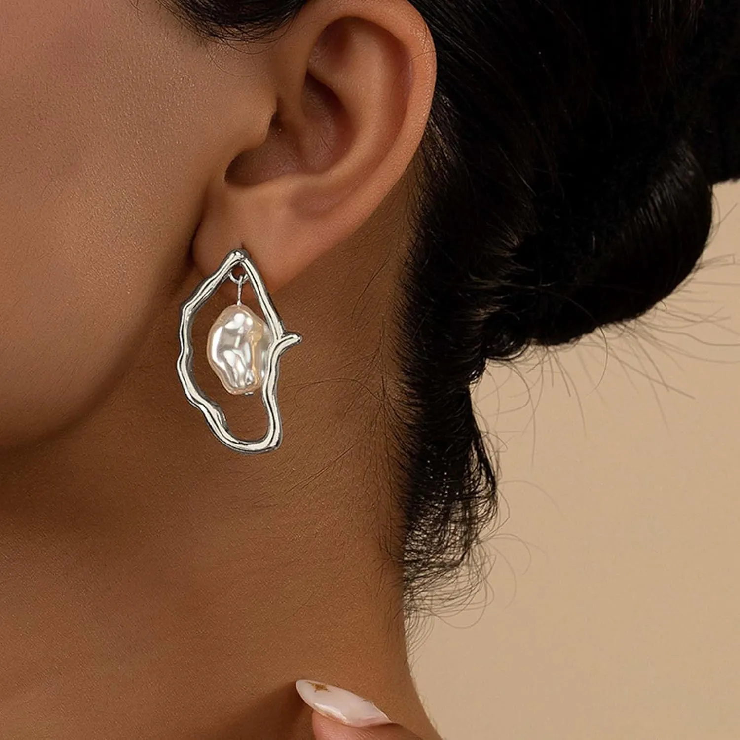 Punk Baroque Pearl Drop Earrings Bridal Pearl Dangle Earring Irregular Gold Hoop Earrings Abstract Metal Earring Irregular Oval Stud Jewelry for Women